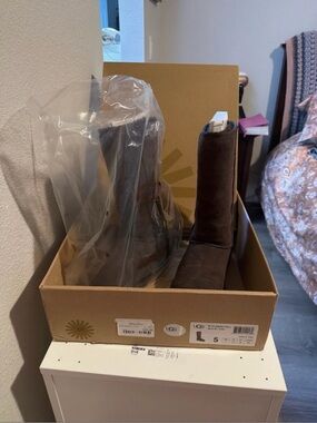 UGG Tall Classic Boots in Chocolate Brown